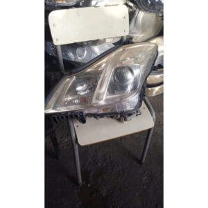 Toyota Crown 2010 Headlights
