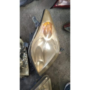 Toyota IST 2005 headlight